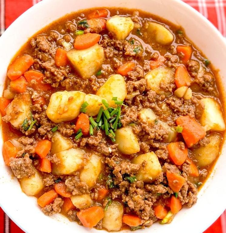Hearty Ground Beef and Potato Stew