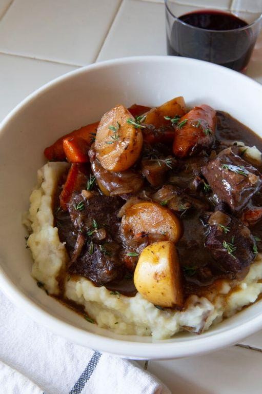 Hearty Red Wine Beef Stew with Potatoes