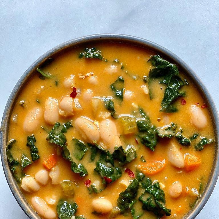 Hearty White Bean and Kale Soup
