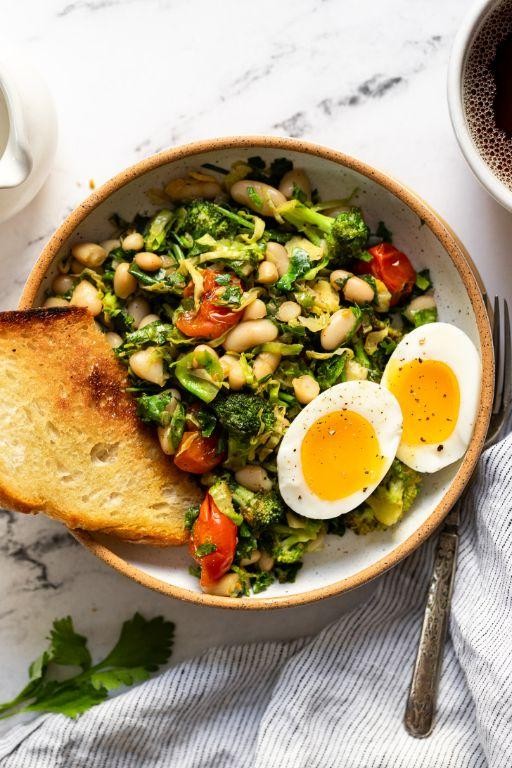 Herbed Boiled Egg and Vegetable Bowl