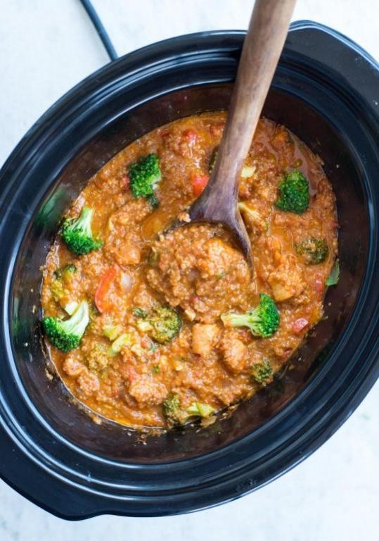 Herbed Chicken and Quinoa Slow Cooker Casserole