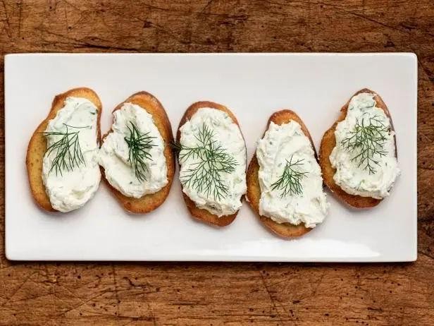 Herbed Ricotta and Chicken Crostini
