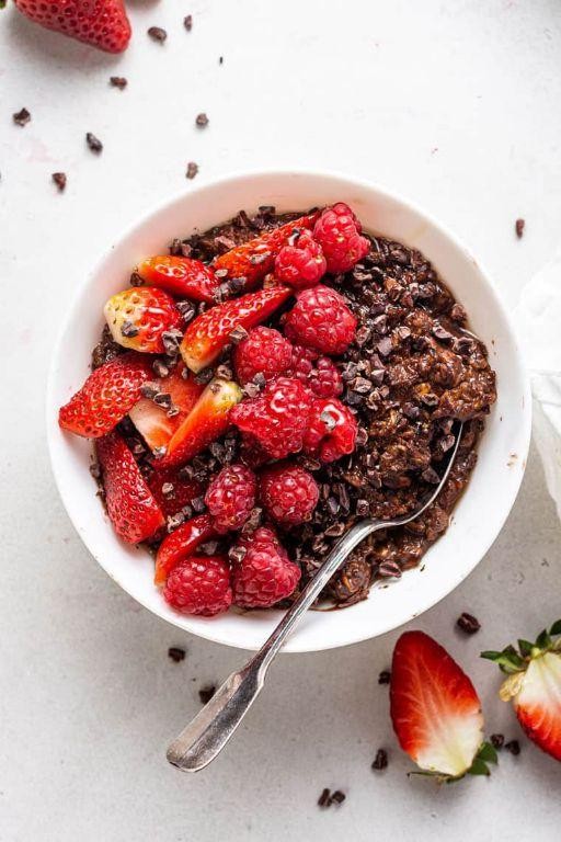 High-Protein Chocolate Oatmeal Bowls