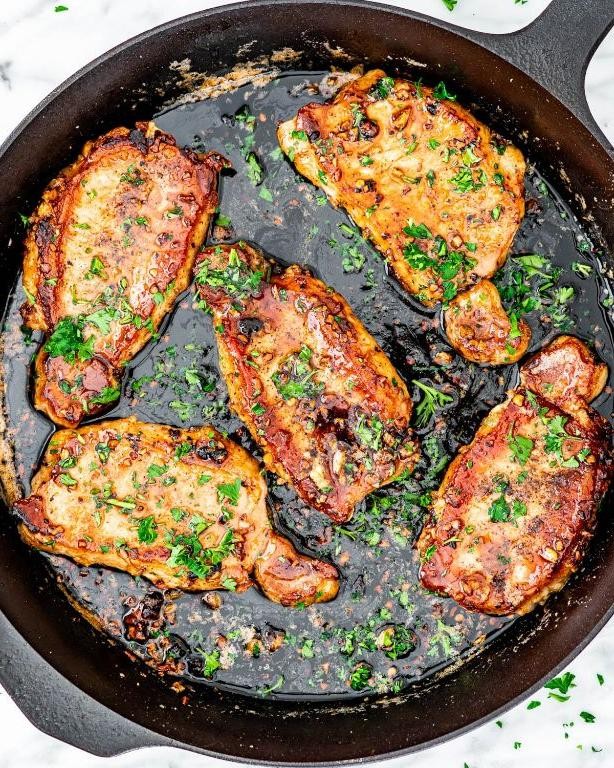 Honey Garlic Pan Seared Pork Chops