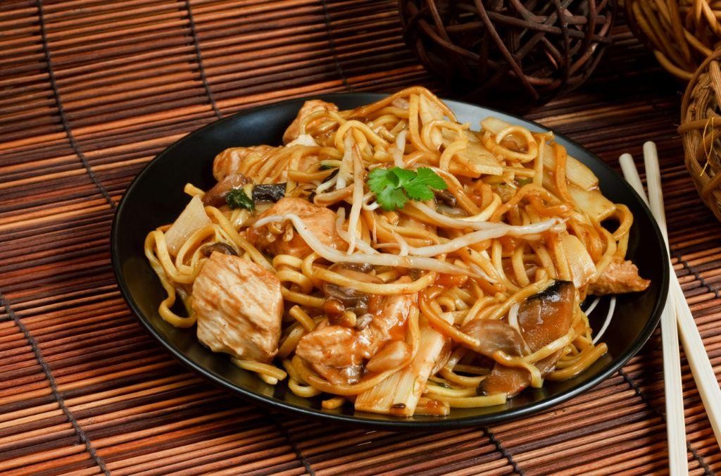 Honey Garlic Vegetarian Chow Mein