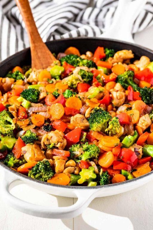 Honey Glazed Bell Pepper and Broccoli Stir Fry
