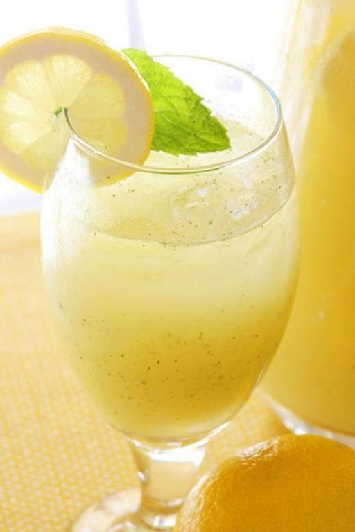 Honey Lemon Vodka Lemonade Fizz