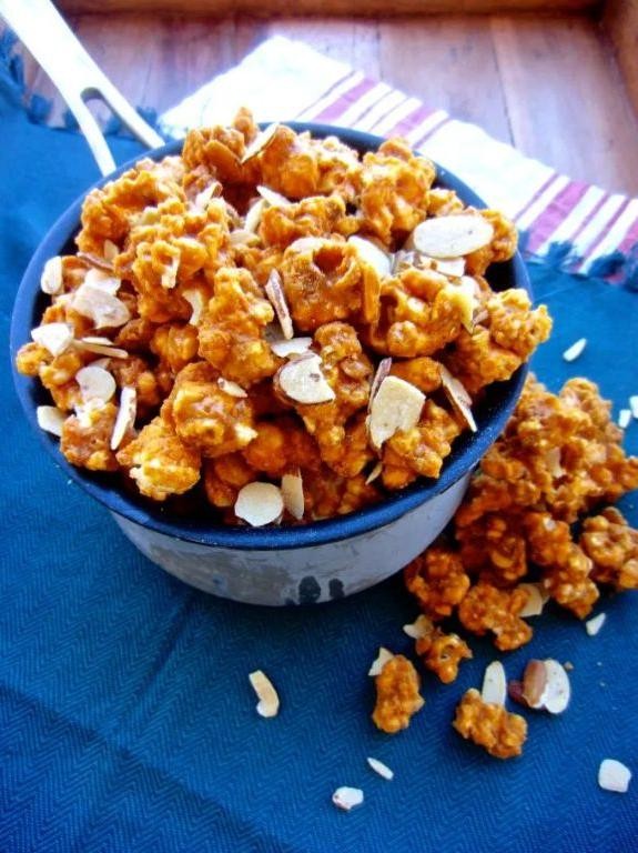 Honey Roasted Almond Caramel Corn