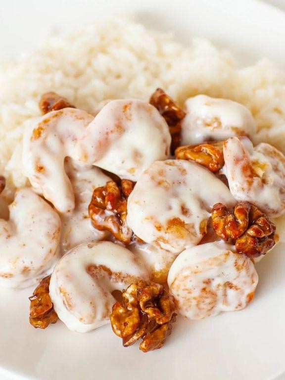Honey Walnut Shrimp in Creamy Sauce