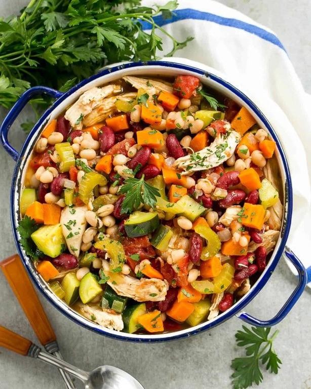 Italian-Style Chicken and Bean Soup