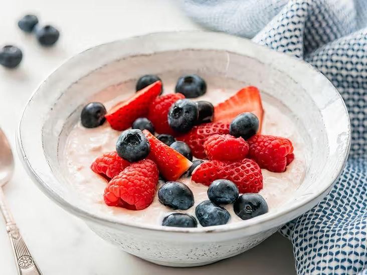 Kefir Overnight Oats with Fresh Berries