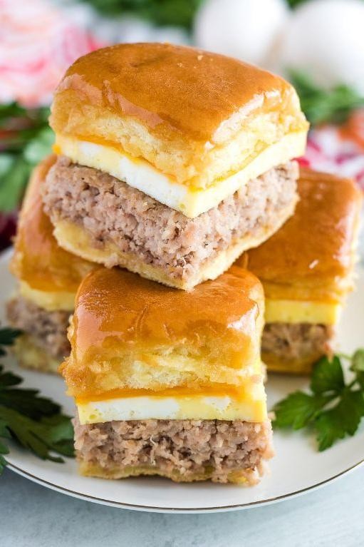 Kielbasa Breakfast Sliders with Maple Syrup Drizzle