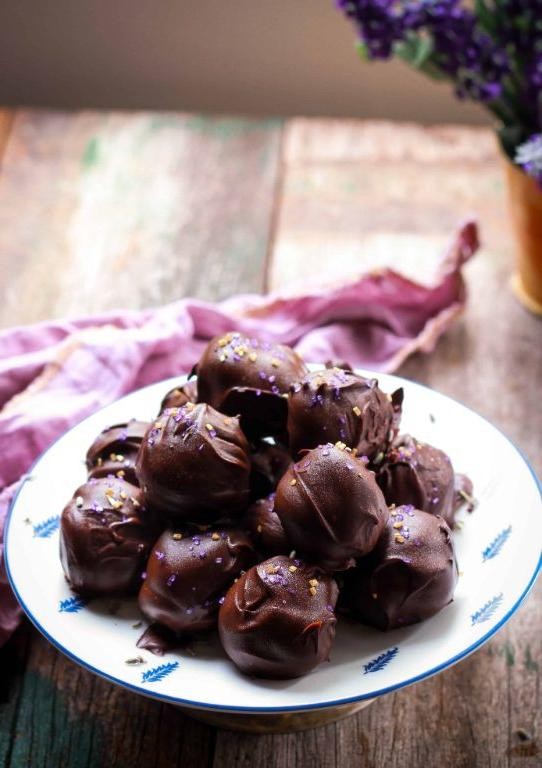 Lavender Infused Chocolate Dip