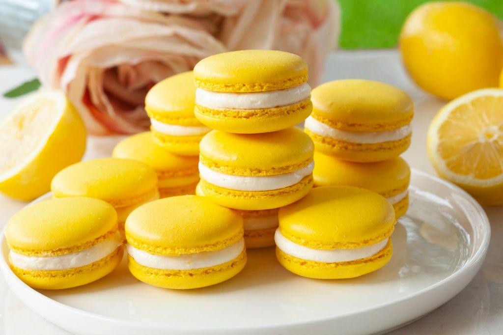Lemon Cheesecake Macarons