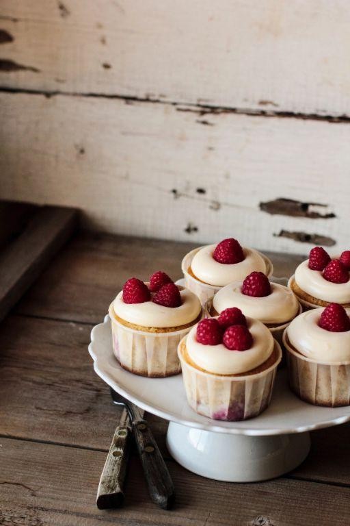 Lemon Raspberry Cupcakes with Cream Cheese Frosting
