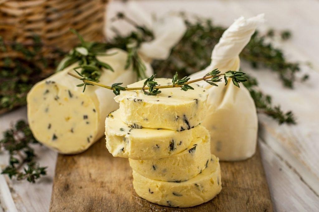 Lemon Thyme Butter with Black Pepper