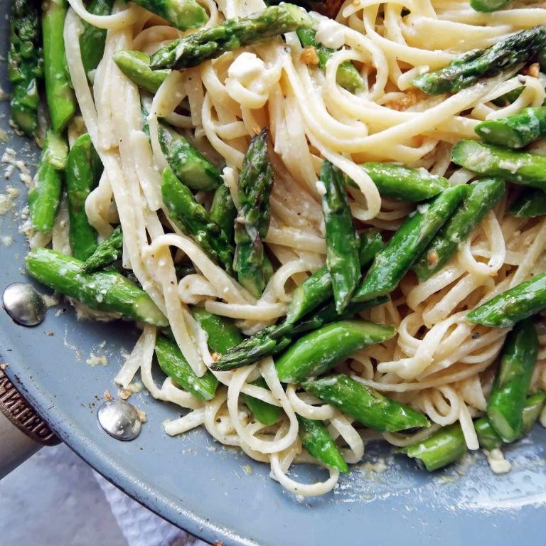 Light Lemon Garlic Asparagus Pasta