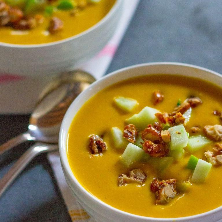 Light Pumpkin and Apple Soup