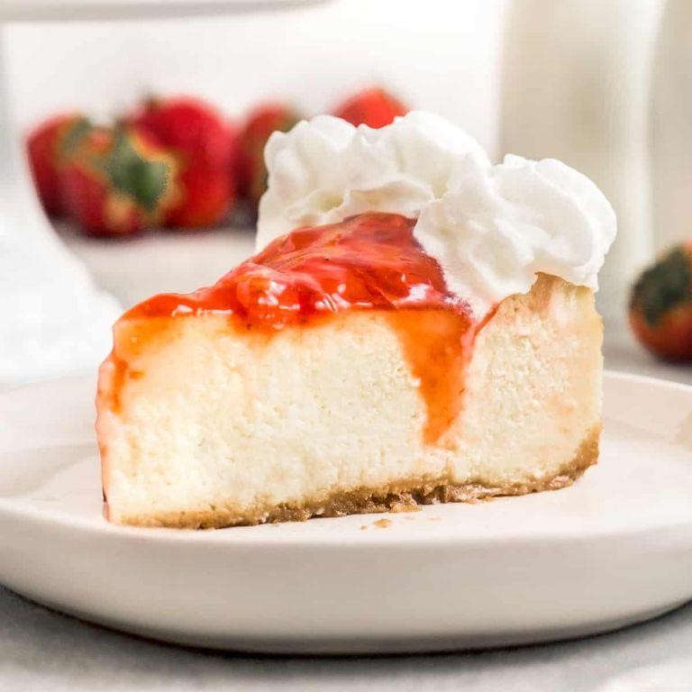Light and Fluffy Cream Cheese Cheesecake