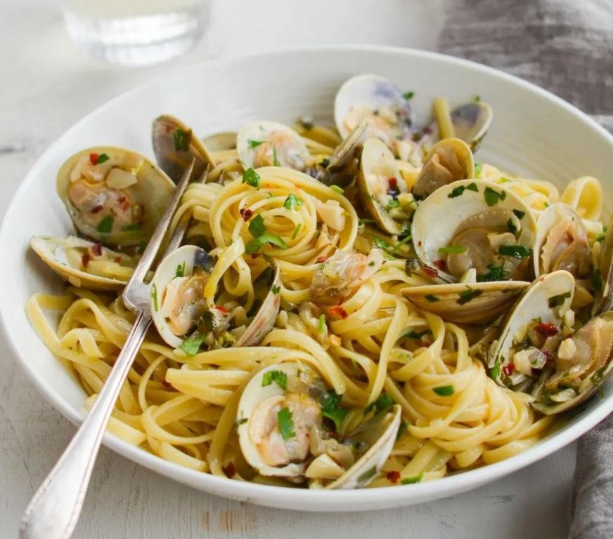 Linguine with Fresh Clam Sauce