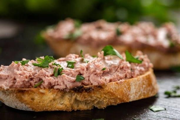 Liverwurst and Parsley Platter
