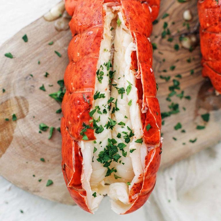 Lobster Tail Steamed with Garlic and Chives