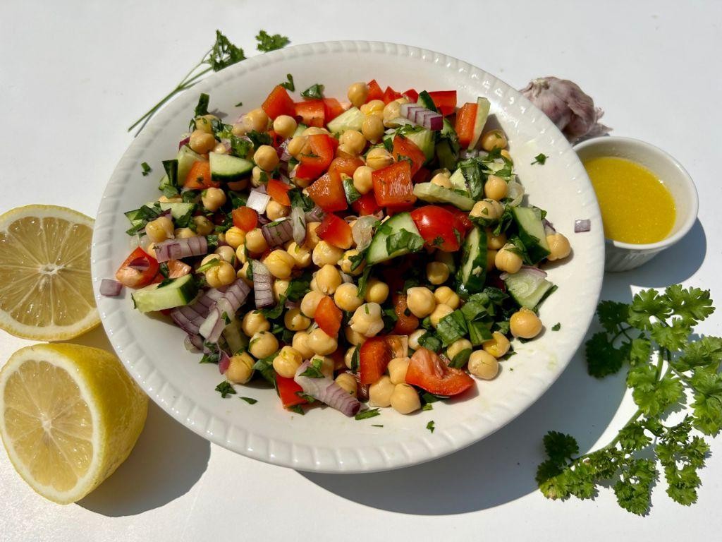 Loofah and Chickpea Salad with Lemon Dressing