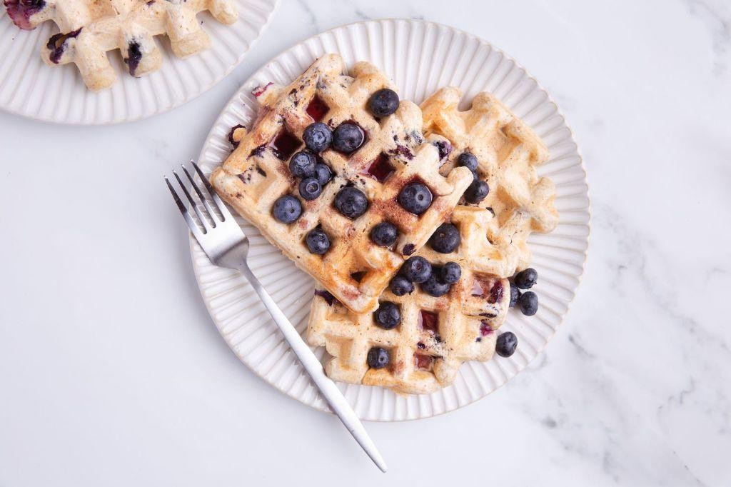 Low-Calorie Blueberry Waffles