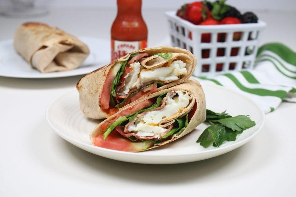 Low-Calorie Egg White Wrap with Turkey