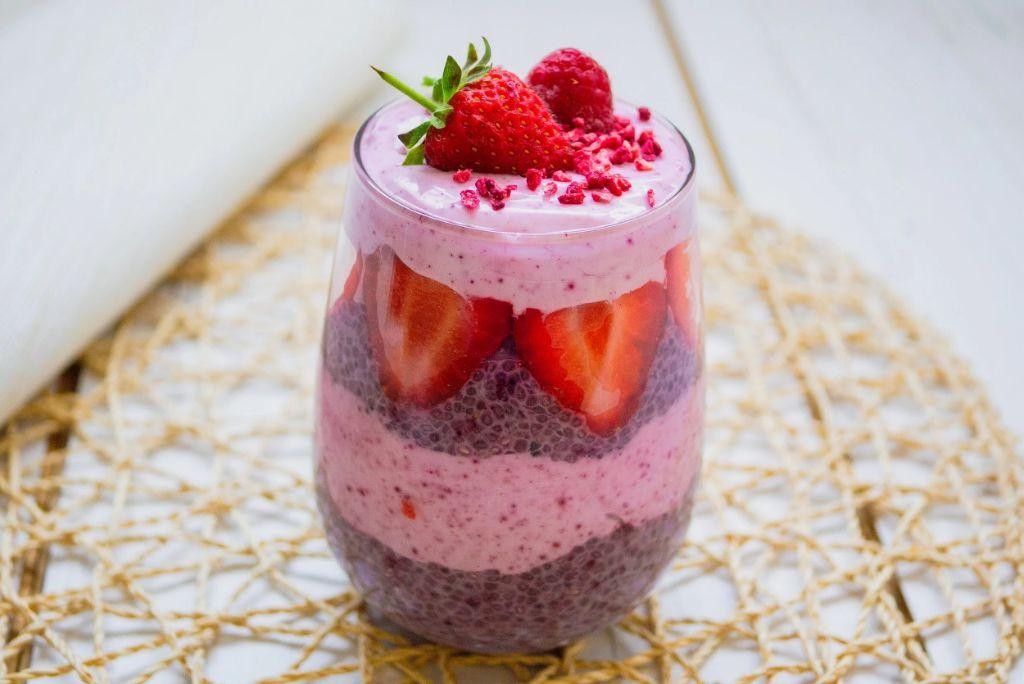 Low-Sugar Berry Chia Seed Pudding