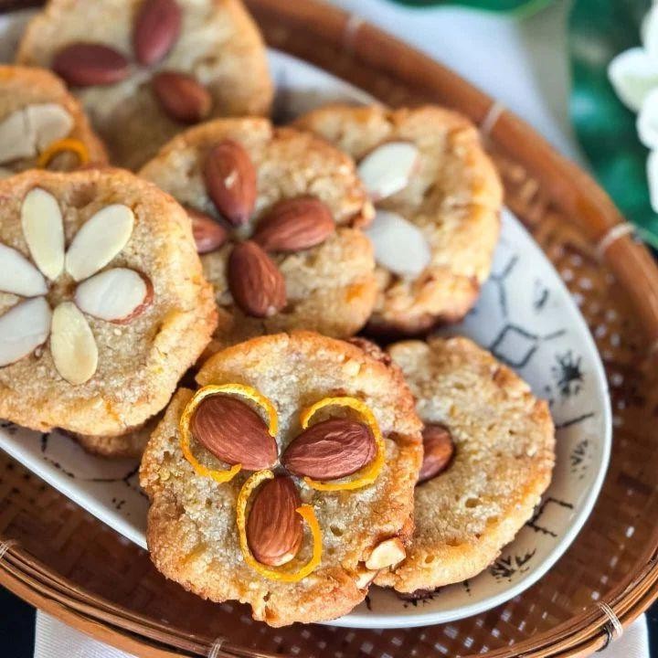 Low-Sugar Chinese Almond Cookies