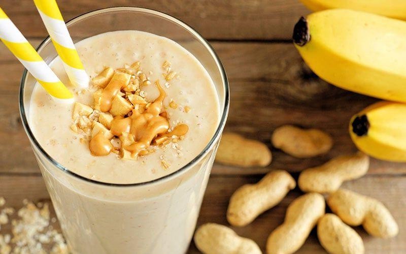 Mass Gainer Smoothie with Bananas and Peanut Butter