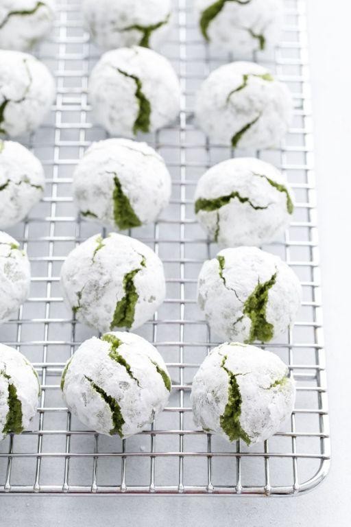 Matcha Green Tea Amaretti Cookies