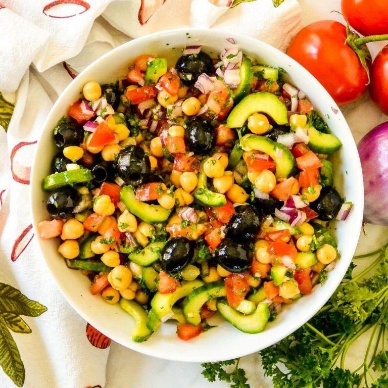 Mediterranean Chickpea and Cucumber Delight