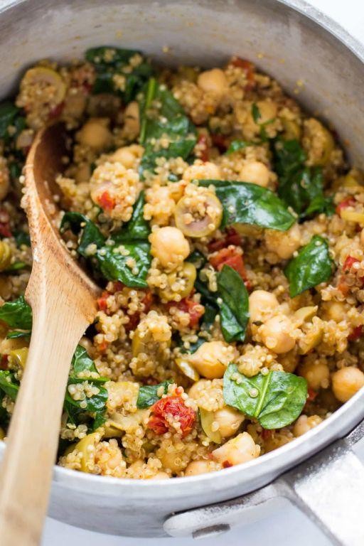 Mediterranean One Pot Quinoa with Spinach and Feta