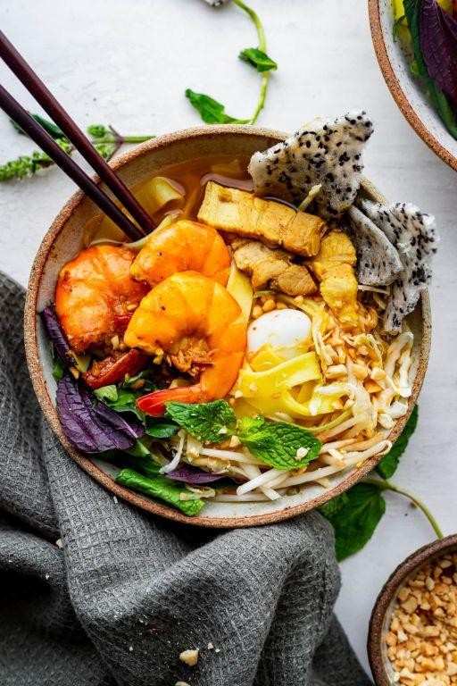 Mi Quang - Central Vietnamese Turmeric Noodles