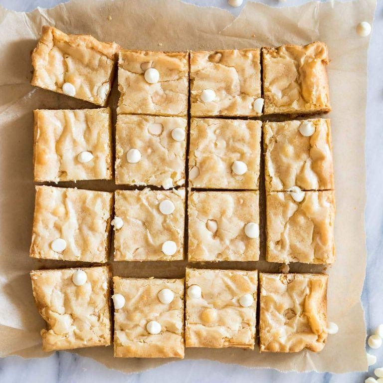Minimalist White Chocolate Blondies