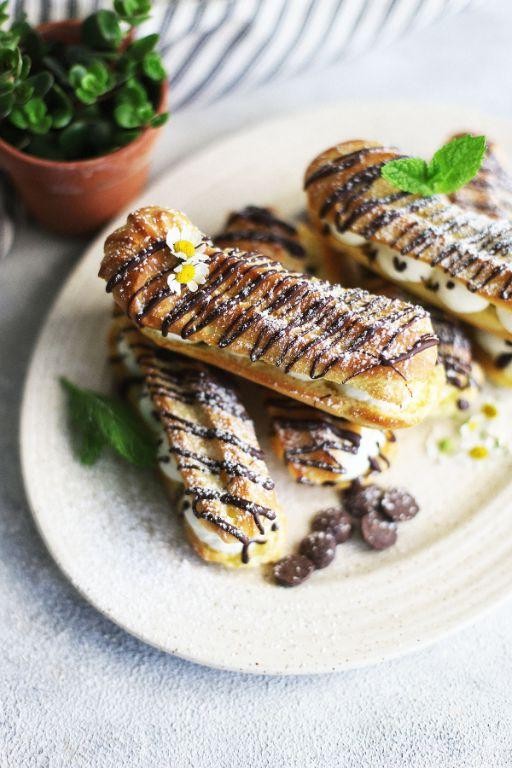 Mint Chocolate Chip Éclairs