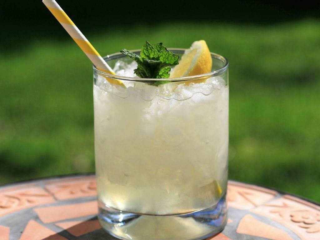 Mint-Infused Vodka Lemonade