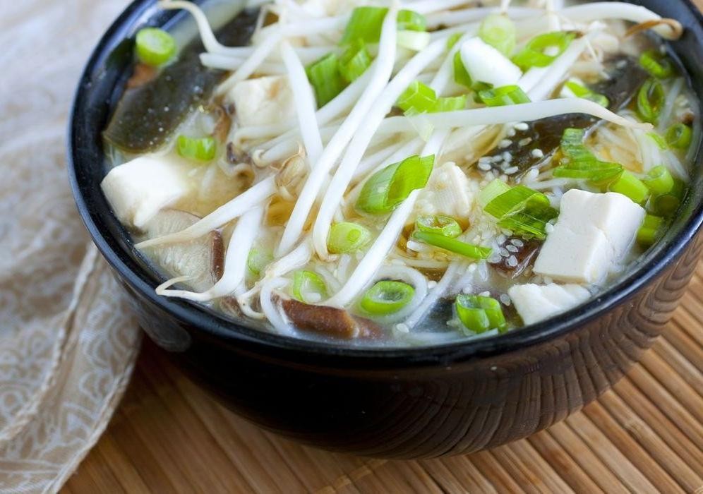 Miso Soup with Beansprouts and Wakame