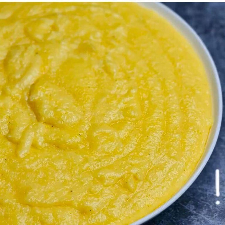 Mămăligă (Romanian Polenta)