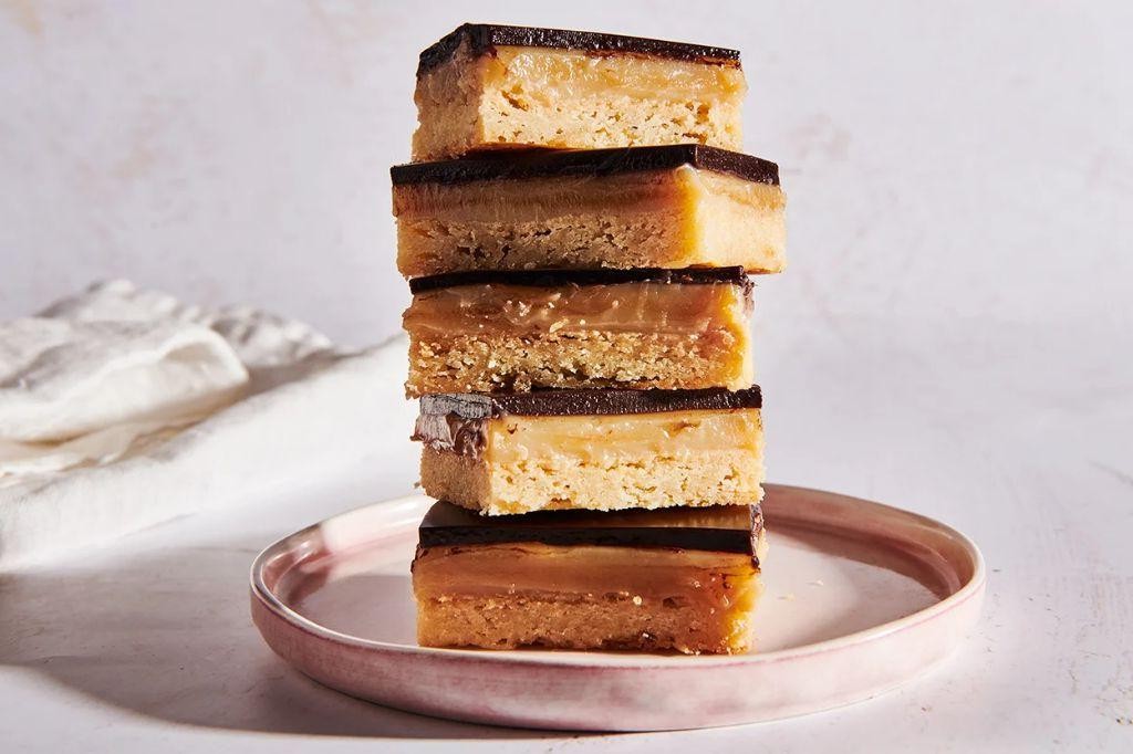 Mocha Caramel Shortbread Bars