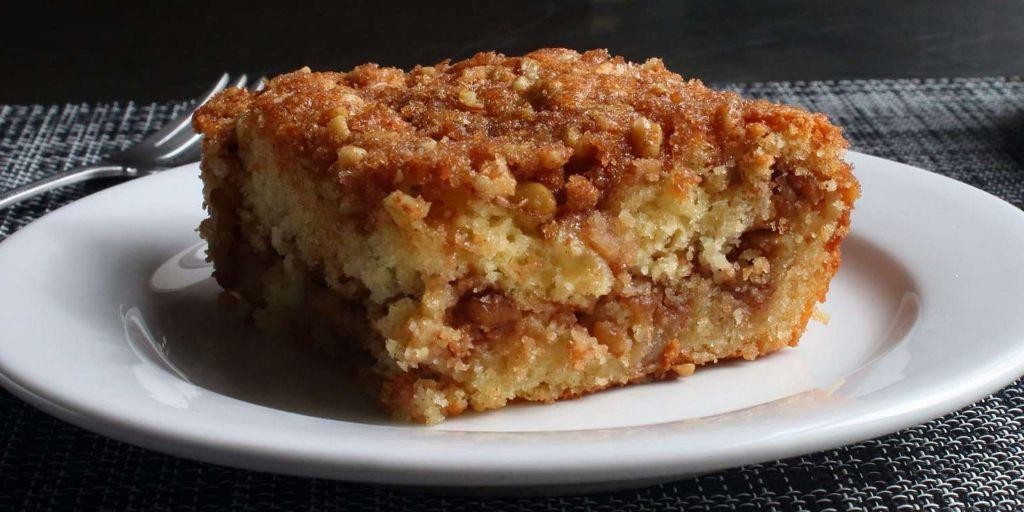 Moist Apple Cake with Brown Sugar Crumble