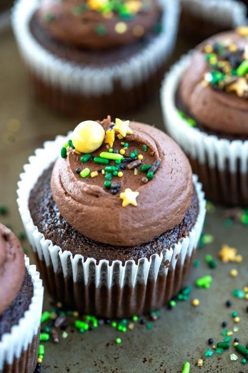 Moist Dark Chocolate Mayonnaise Cupcakes