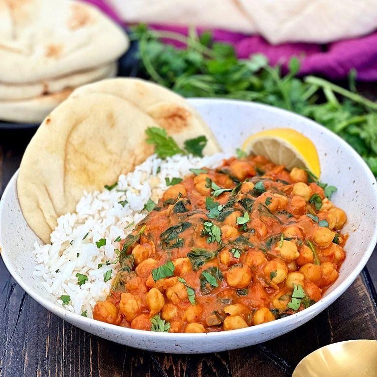 Mouthwatering Spinach and Chickpea Curry