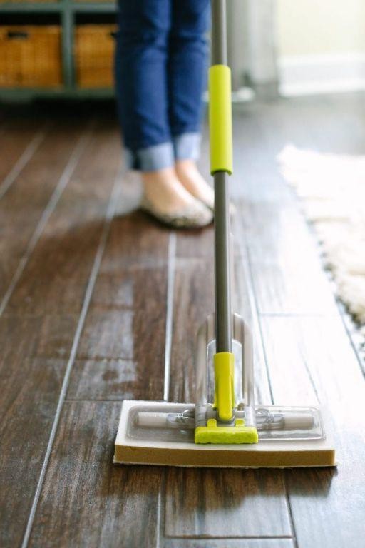 Natural Floor Cleaner with White Vinegar
