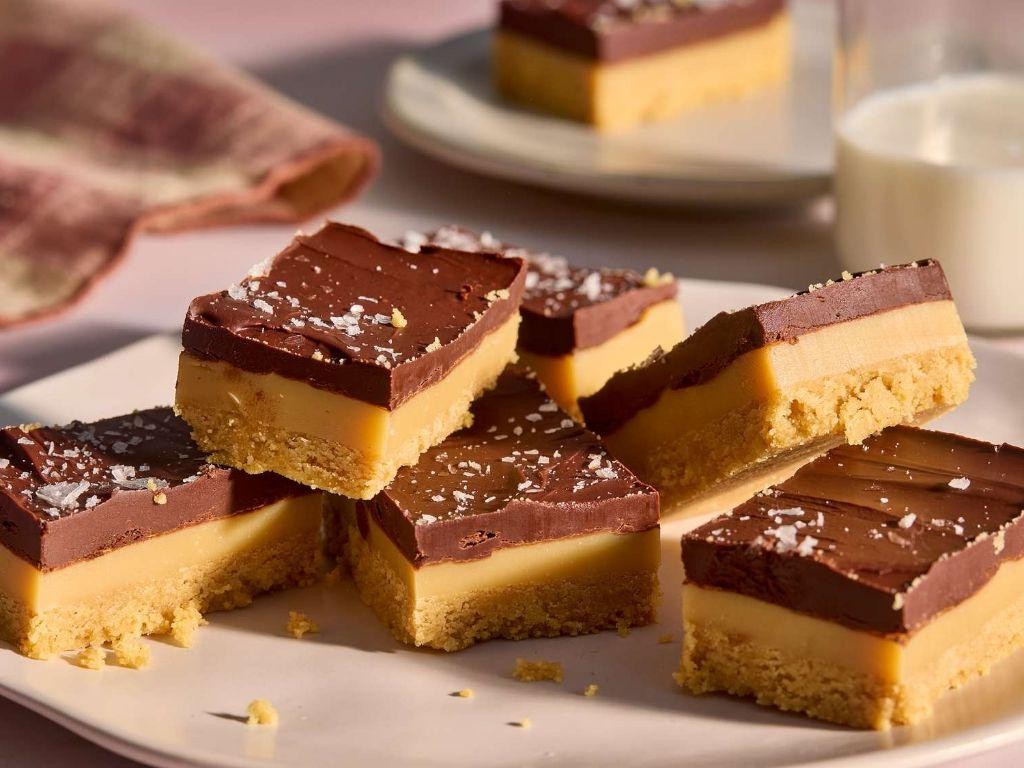 No-Bake Caramel Shortbread Squares