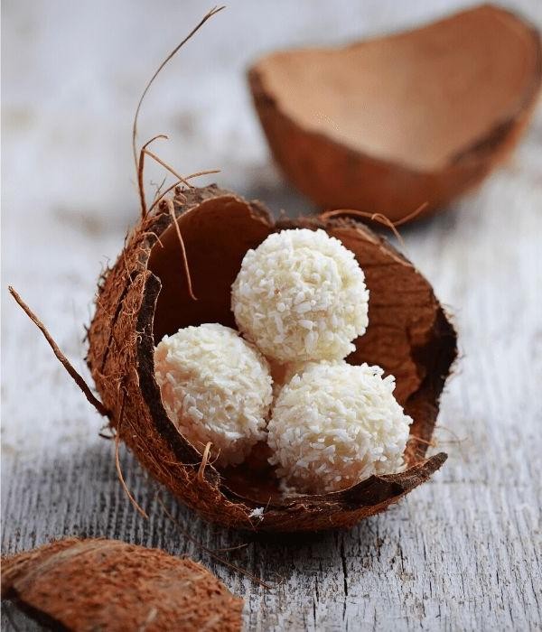 No-Bake Coconut Keto Macaroons