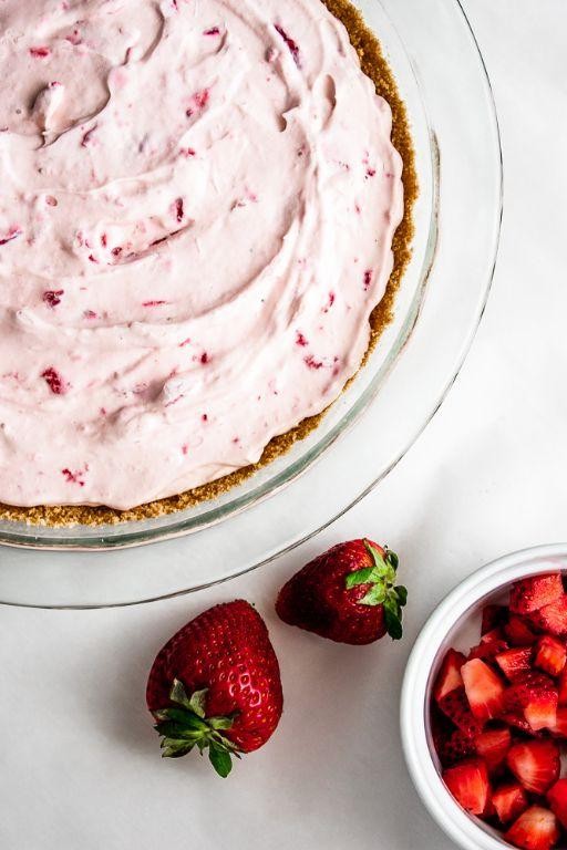 No-Bake Cream Cheese Strawberry Pie
