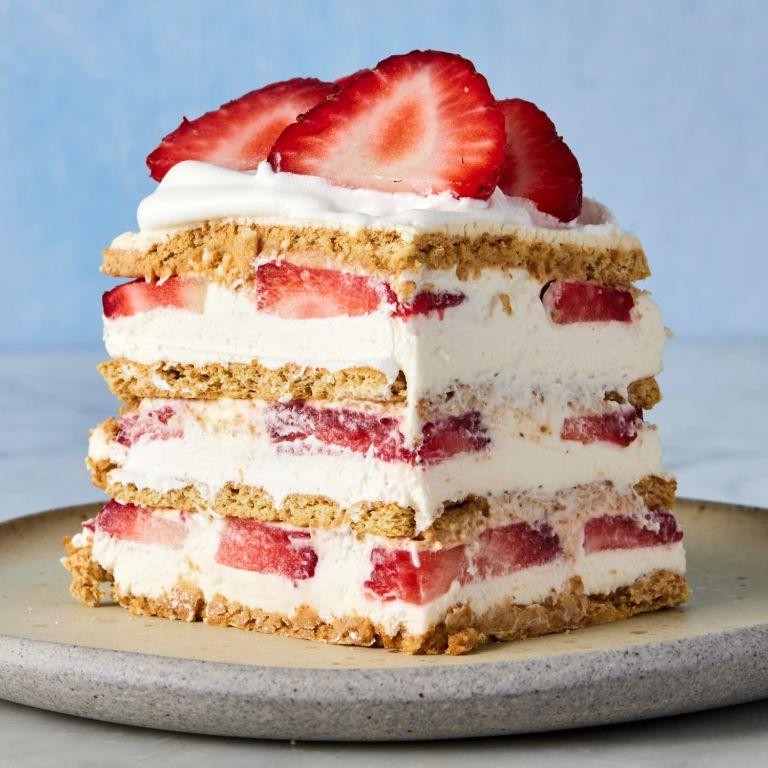 No-Bake Strawberry Icebox Cake